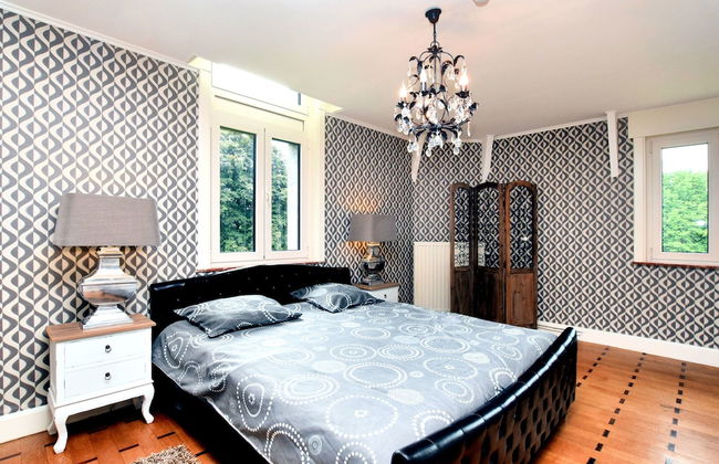 Magnificent Luxury Chateau in Vast Garden with Sauna & Hot Tubs - Foto 8