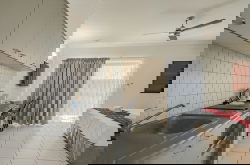 Photo 9 - Southern Cross Atrium Apartments