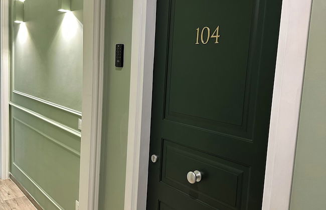 NLM Boutique Suites - Photo 25