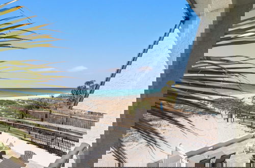 Foto 29 - Surfs Up! Pet-friendly, 2BR 2BA Beachfront Townhouse, Sleeps 8!