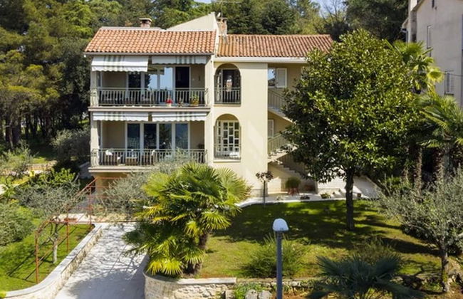 Graceful Apartment in Nature - Photo 14
