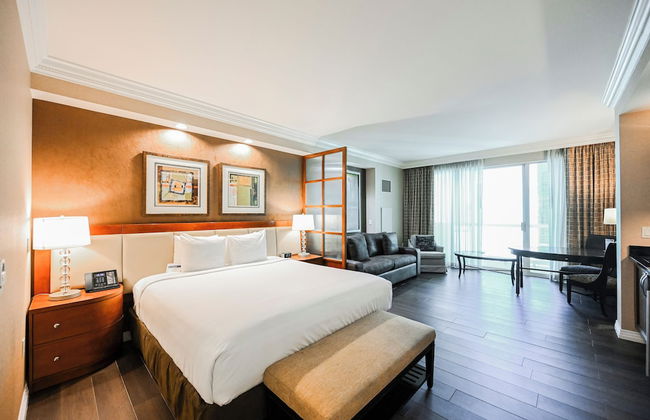 StripViewSuites at Signature - Photo 56