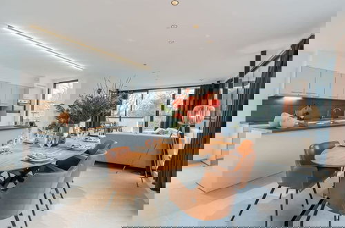 Foto 8 - Apartment With two Large Terraces