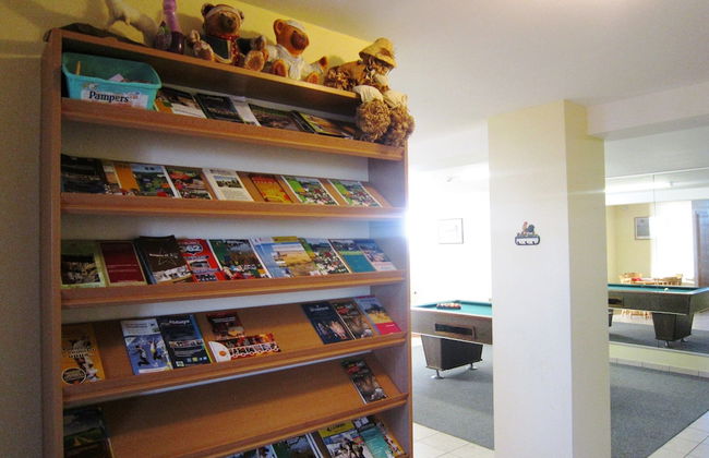 Combine City & Countryside in Well Kept House With Many Games, Next to a Farm - Foto 30