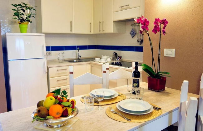 Sardinian-style Resort 2 Bedroom Apartments Sleeps 7 - Foto 1
