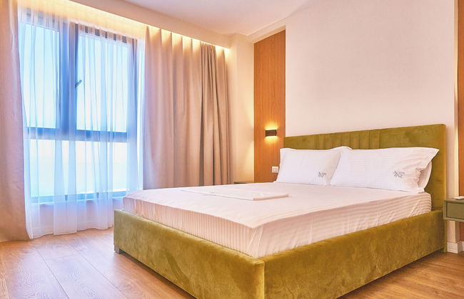 AZAR LUXURY SUITES - Photo 5