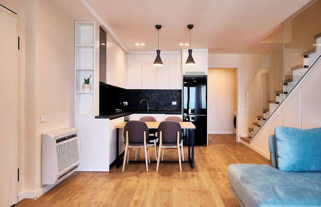 AZAR LUXURY SUITES - Photo 47