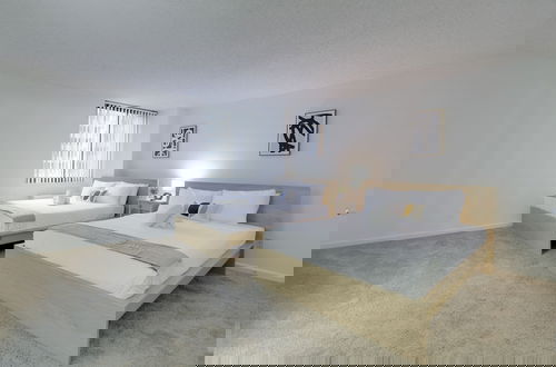 Photo 12 - Enjoy Your Stay Aparment in Crystal City