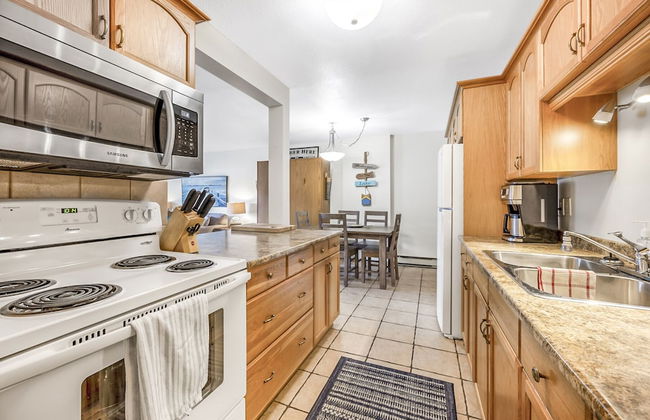 Spacious Lakefront Condo w Amazing View - Foto 6