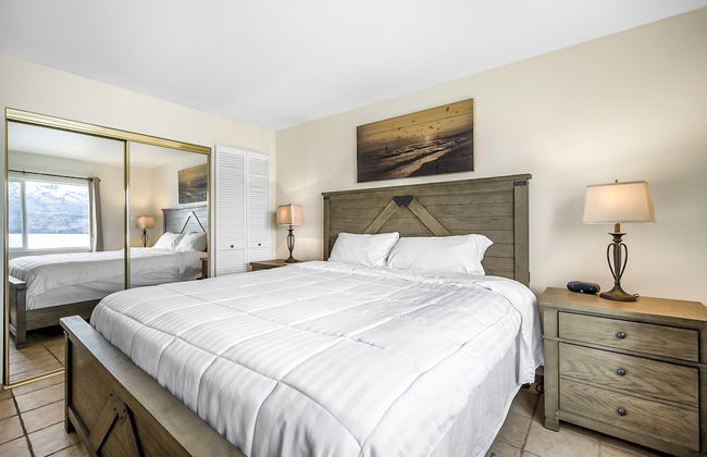 Spacious Lakefront Condo w Amazing View - Foto 4