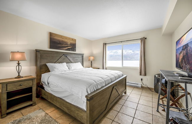 Spacious Lakefront Condo w Amazing View - Foto 3