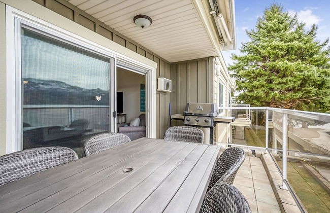 Spacious Lakefront Condo w Amazing View - Foto 12