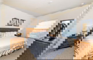 Foto 2 - Lucaya Village Resort 4 Bedroom TownHome 4 Townhouse by RedAwning