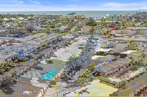 Foto 55 - Sea Winds On Siesta 2 Bedroom Condo by RedAwning