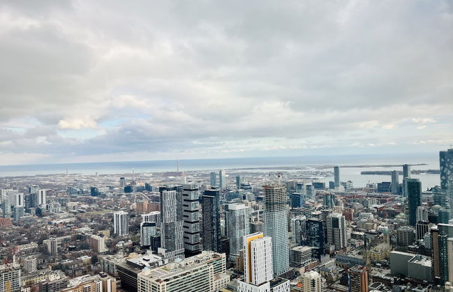 Canada Suites on Bay - Photo 65