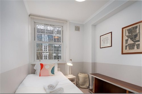 Photo 4 - Fantastic two Bedroom Apartment in Vibrant King s Cross by Underthedoormat