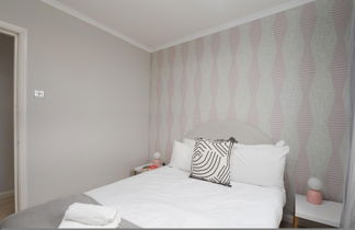 Photo 3 - Fantastic two Bedroom Apartment in Vibrant King s Cross by Underthedoormat