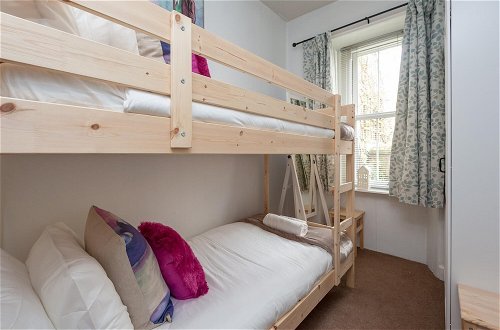 Photo 15 - 412 Lovely 2 Bedroom Apartment in Abbeyhill Colonies Near Holyrood Park and Calton Hill