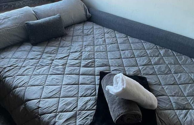 Artistico-Styled Studio Loft Sleeps 5 - Foto 3