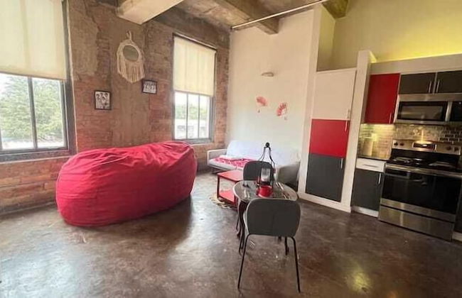 Artistico-Styled Studio Loft Sleeps 5 - Foto 8