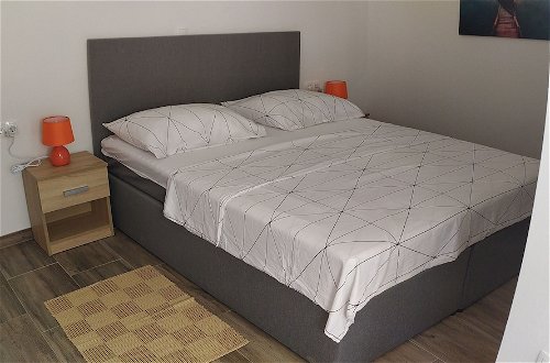 Foto 4 - Charming 2-bed Apartment in Okrug Gornji