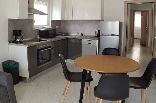 Photo 15 - Charming 2-bed Apartment in Okrug Gornji