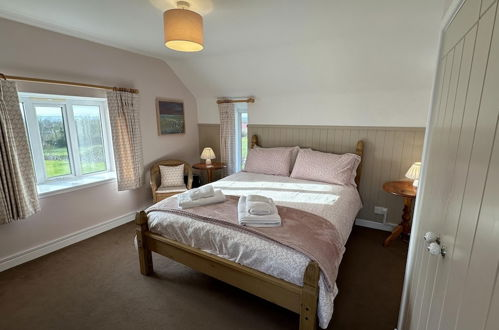 Photo 4 - Welcoming 2 Bed Charming Self Catering Cottage