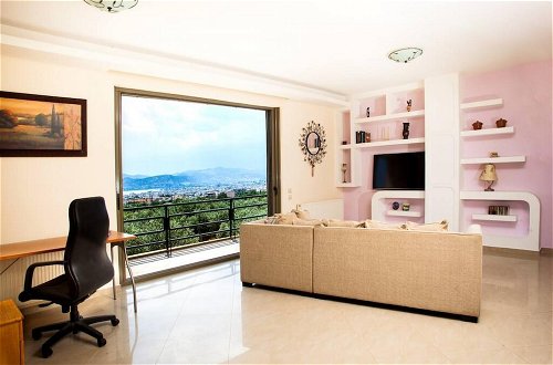 Foto 2 - City View Apartment in Volos