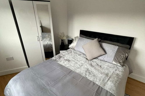 Foto 2 - Sleek & Cosy 1BD Flat - Mile End