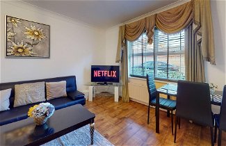 Photo 1 - Stunning 2-bed Apartment in Grays
