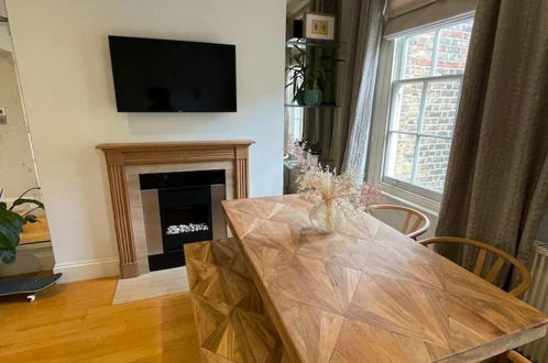 Photo 8 - Stylish 2BD Maisonette - 5 Mins to Hampstead Heath