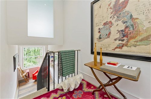 Foto 28 - Gorgeous Stylish Interior Designed 5 Bed Home in Holland Park - Superb Location