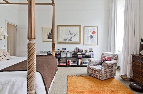 Photo 31 - Gorgeous Stylish Interior Designed 5 Bed Home in Holland Park - Superb Location