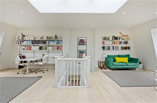 Foto 51 - Gorgeous Stylish Interior Designed 5 Bed Home in Holland Park - Superb Location