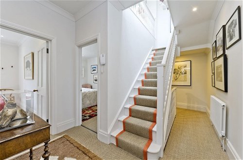 Foto 45 - Gorgeous Stylish Interior Designed 5 Bed Home in Holland Park - Superb Location