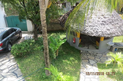 Foto 16 - Villa Tuffah 3 Minutes Walk to the Beach Watamu