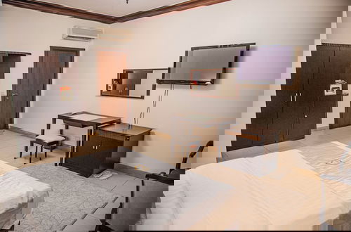 Photo 9 - Orans Suites 2