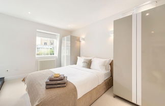 Photo 3 - Prime Knightsbridge Mews - 4 bed House