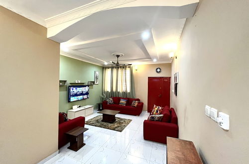 Foto 9 - Hidden Gem In Oyibi New 2 Luxury Bedroom Apartment