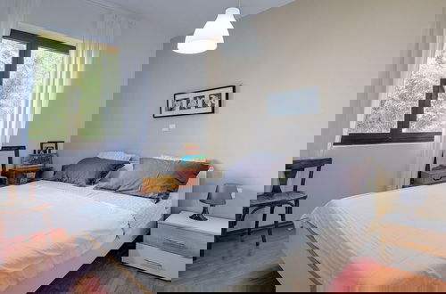 Foto 1 - Comfortable Apartment With Private Terrace
