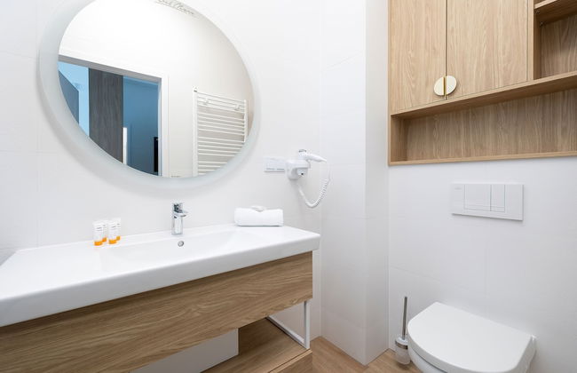 Bel Mare Apartment w/ Balcony by Renters - Foto 46