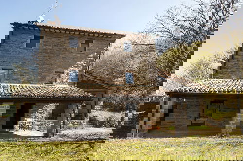 Foto 37 - Elegant Stone Villa With Swimming Pool