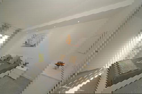 Foto 15 - Sunshine Apartment by Wonderful Italy