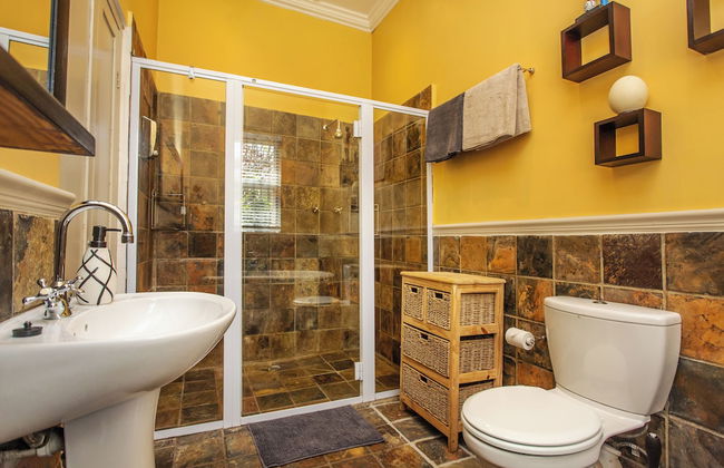 Toms Guest House - Photo 55