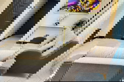 Photo 17 - LivLuxe Apartments 3
