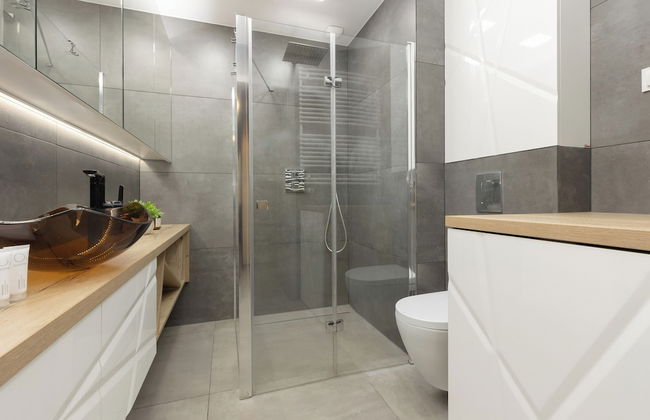 Modern Zoliborz Apartment by Renters - Photo 22