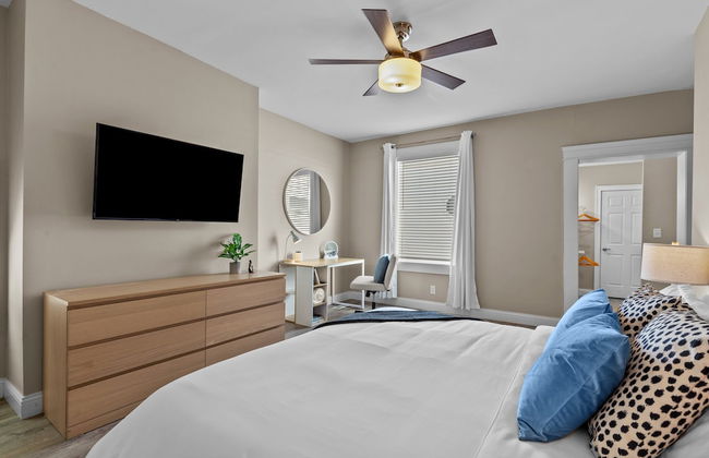 Historic Haven | JZ Vacation Rentals - Foto 6