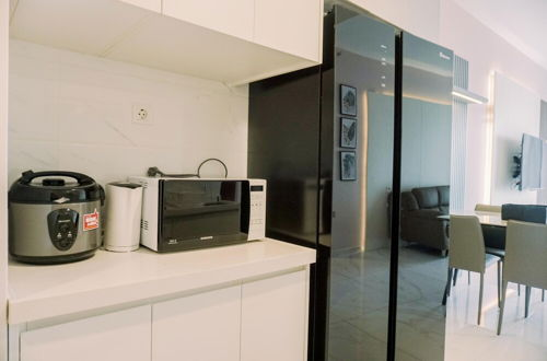 Foto 10 - Homey And Spacious 3Br At Sky House Bsd Apartment
