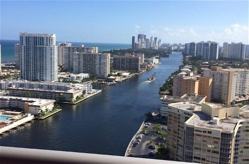 Foto 23 - Stunning 2 Bedroom Bay Front Apt w Breathless View Miami 1909