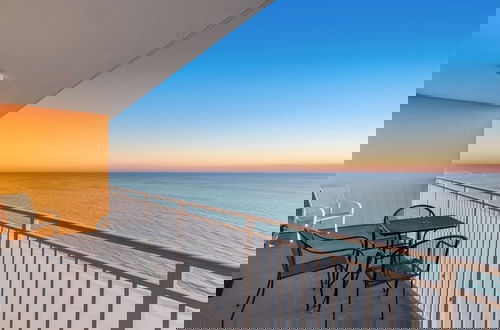 Foto 48 - Beachfront Bliss Awaits: 2-bed, 2-bath Condo at Sterling Reef - Sleeps 6!